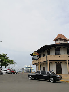 Antigua-Capitania-del-Puerto.-CENTRAL-AMERICA-300D-MERCEDES-LANG-LIMOUSINE.jpg