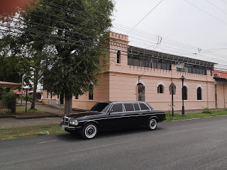 Antigua-comandancia-de-Puntarenas.-CENTRAL-AMERICA-MERCEDES-LWB-W123-LANG.jpg