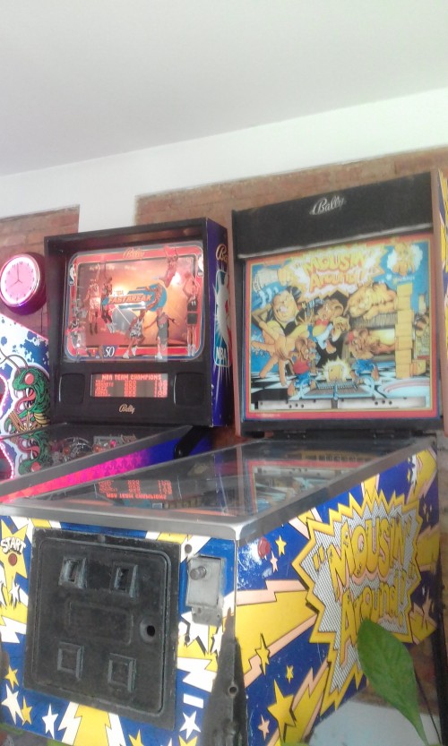 COSTA RICA PINBALL MACHINE ACRADE GAME ROOM