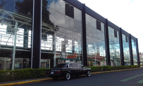 ADUANA-ANTIGUA-la-Casa-del-cuno-CENTRAL-AMERICA-LIMOUSINE-lwb-lang.jpg