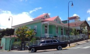 ANTIQUE-CENTRAL-AMERICA-MANSION.-BARRIO-AMON-MERCEDES-LIMOUSINE-CITY-TOURS-3-300x180.jpg