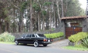 MOUNTAIN-MANSION-ENTRANCE.-COSTA-RICA-MERCEDES-300D-RIDES.jpg