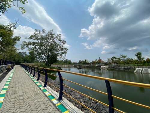 fd29b63f-cbe4-484d-8a70-0d743dcfe31d.jpg