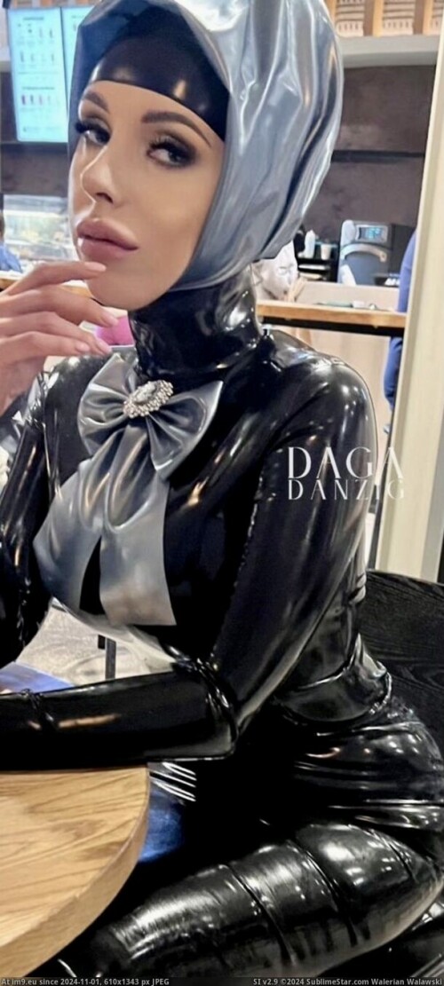 LatexfetischhureAnnaJenniferRosenmuller-Nurnberg--latexannarosenmuller-495736380643-015736380643-49191149091143-091149091143-Annarosenmuellerlatexleggins-015736380643-091149041143-49191149041143.jpg