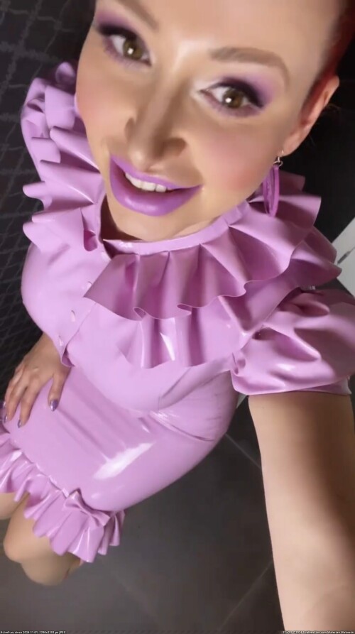 im9.eugummi-doll-pink-lippenstift-anna-rosenmuller-macht-schwanze-sofort-steif-mit-ihren-latexduftc314c9fede5bcf0e.jpg