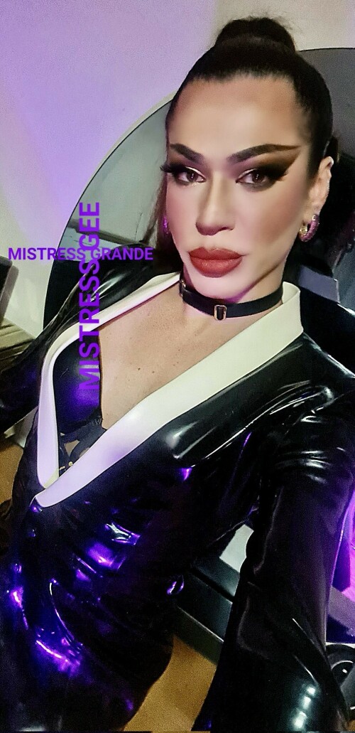 Shemale-Mistress-Grande-wearing-Latex-fucks-Client-Benjamin-fiegl-bareback7147acc200cd995c.jpg