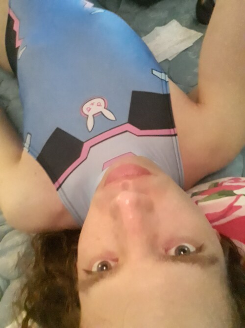 Lovelylilush-sissy-princess-in-blue-leotard-10.jpg