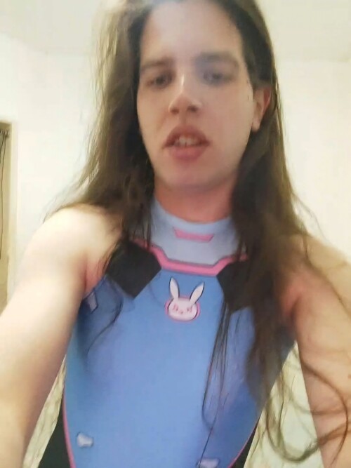 Lovelylilush-sissy-princess-in-blue-leotard-53.jpg