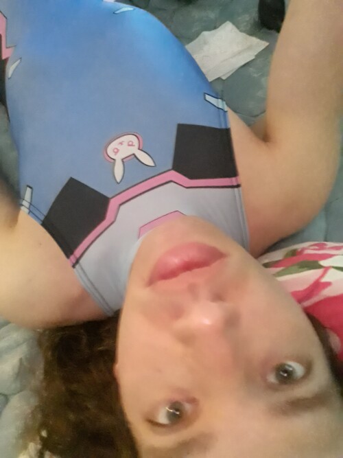 Lovelylilush-sissy-princess-in-blue-leotard-8.jpg