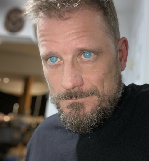 me-portrait-1-2021-2021_02_08-18_31_56-UTC.jpg