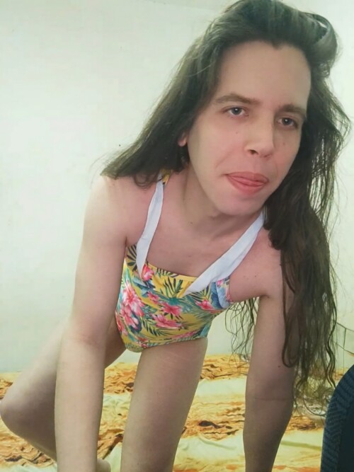 Lovelylilush-flowers-sissy-tranny-11.jpg