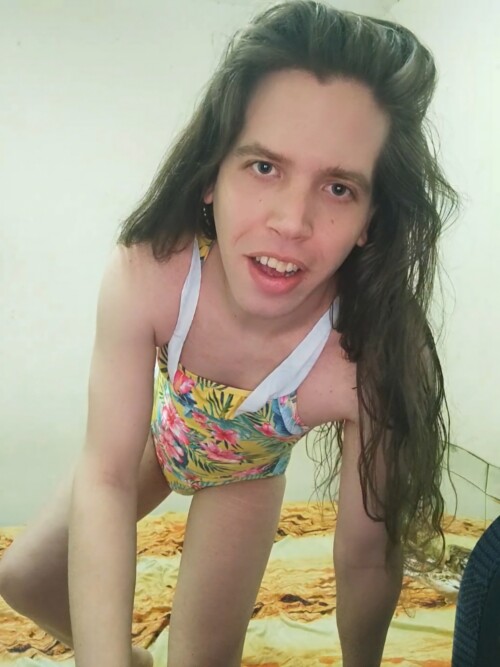 Lovelylilush-flowers-sissy-tranny-29.jpg