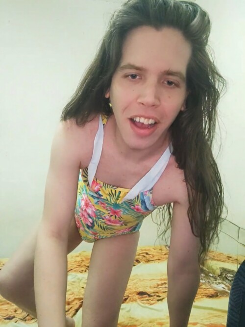 Lovelylilush-flowers-sissy-tranny-38.jpg