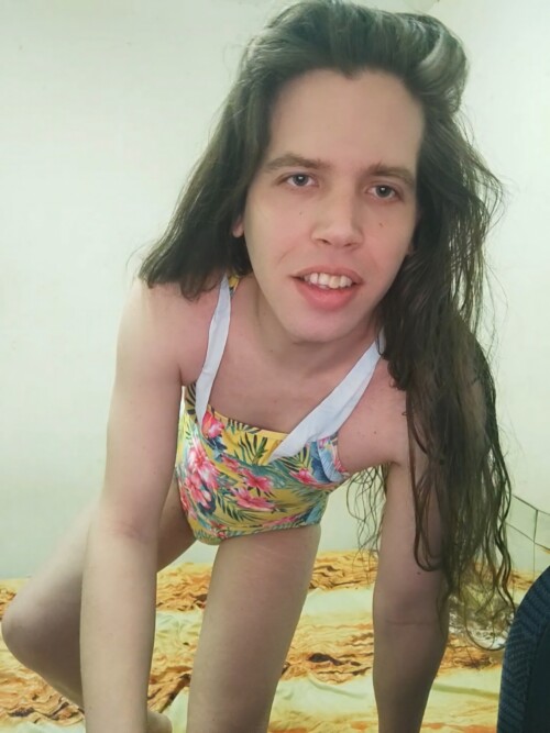 Lovelylilush-flowers-sissy-tranny-42.jpg