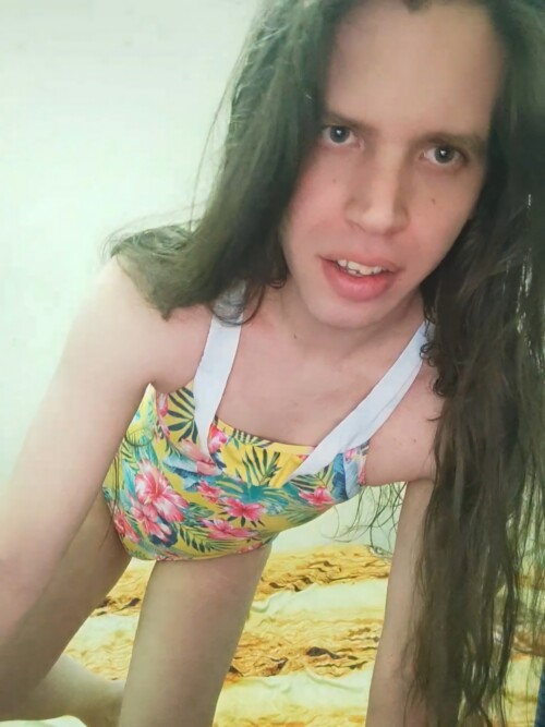 Lovelylilush-flowers-sissy-tranny-79.jpg