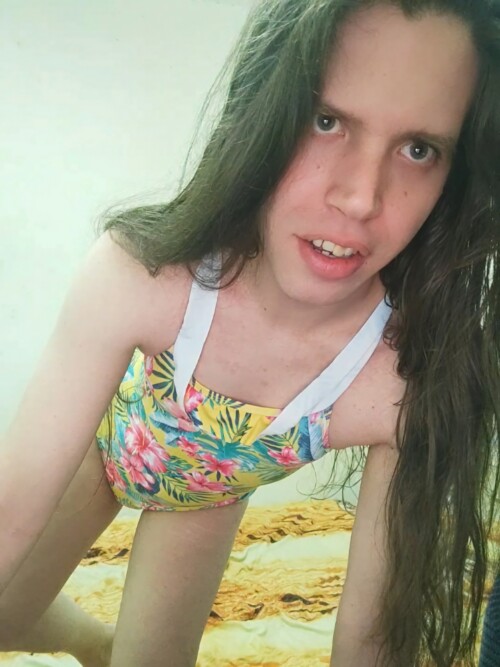 Lovelylilush-flowers-sissy-tranny-82.jpg