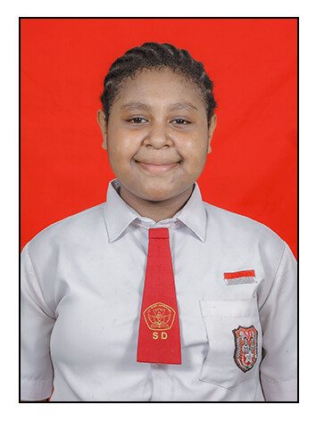 MONICHA.jpg