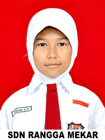 Yadzah-Shafarani-Putri.jpg