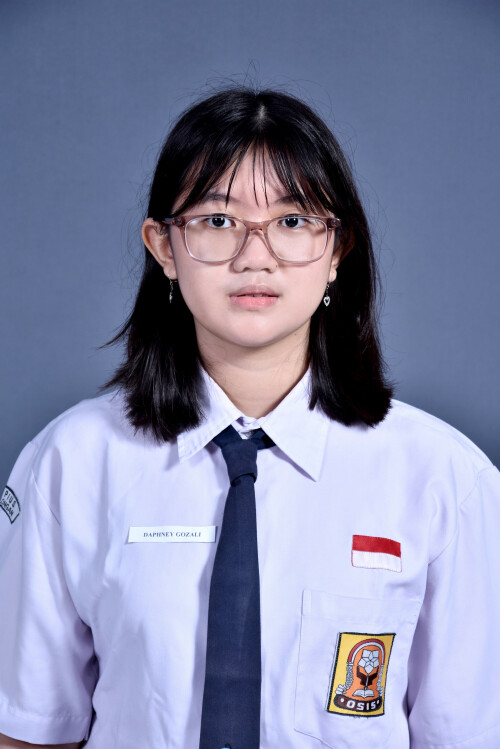 7-DAPHNEY.jpg