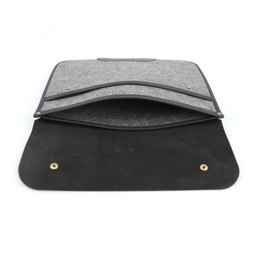Felt-laptop-sleeve-black4.jpg