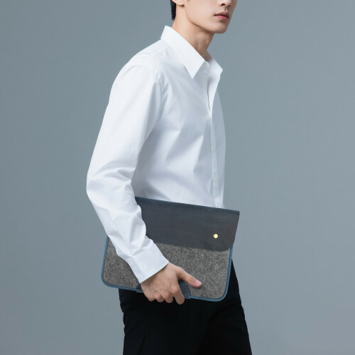 Felt-laptop-sleeve-blue3.jpg