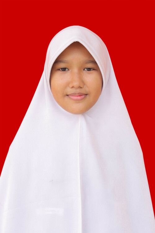 AISYA-AUREL-RAHMADANI.jpg