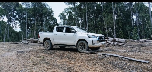 Hillux-DC-4x4.jpg