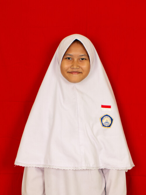Annisa-Fara-Aulia.jpg