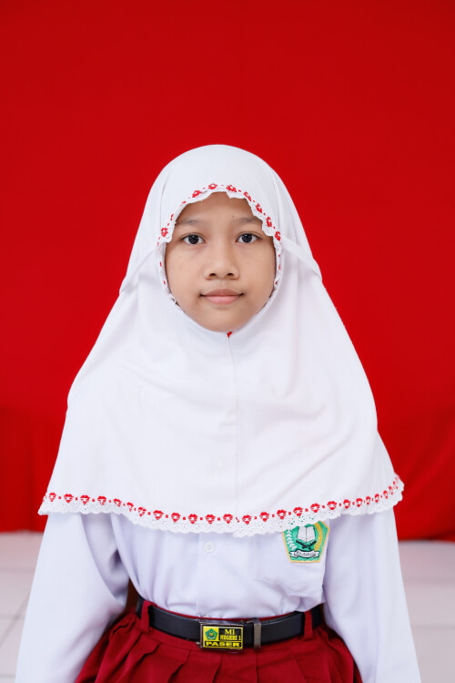 Laila-Azkia.jpg