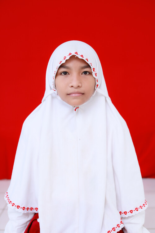Nur-Azkia.jpg