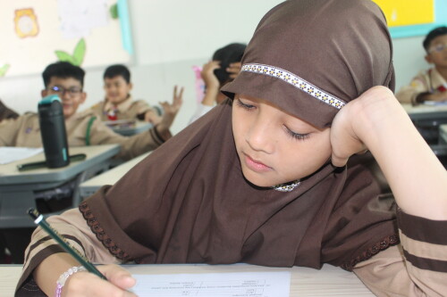 Nadeera-Azka-Latifa.jpg
