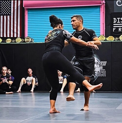 LEGINS-JIUjitsu817ana_moceyawa.jpg