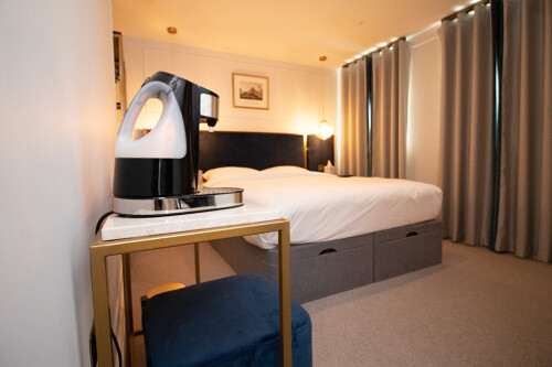 Book-Hotel-Room-in-London.jpg