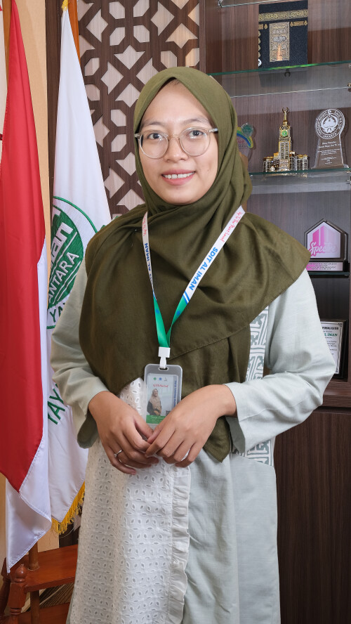 Syafira-Diwaning-Gayatri.jpg