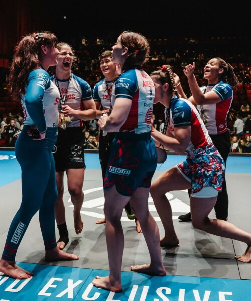 LEGINS-JIUjitsu815helenajiujitsugirl.jpg