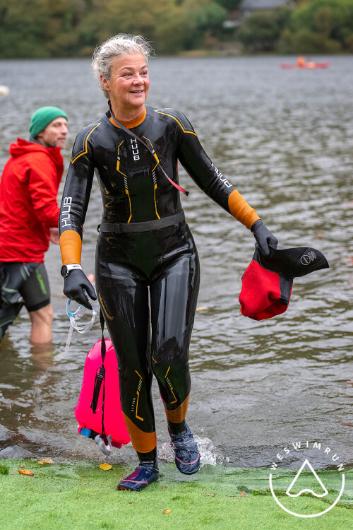 TRIATHLON407weswimrun.jpg