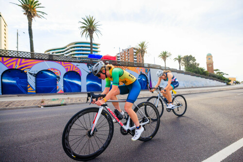 TRIATHLON408c.jpg