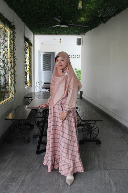 Guru-TQ---Fatimah-Azzahroh.jpg