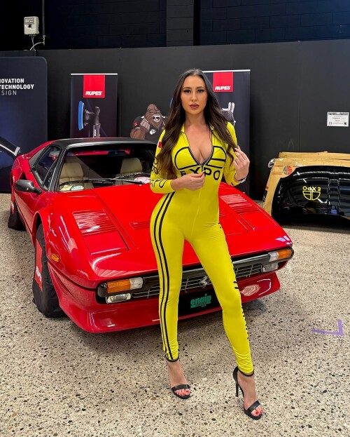 GG765italian-racesgirl-sjoyagency_.jpg