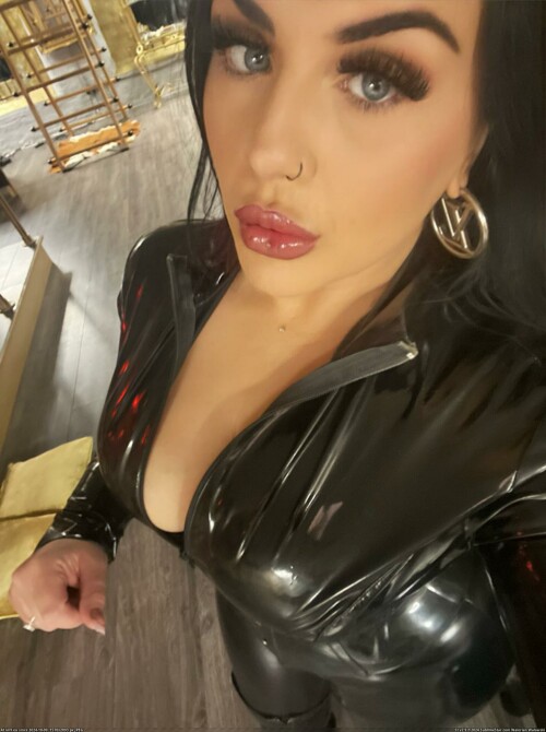 im9.eufacebook-account-takeover-goddess-taylor-hearts-force-benjamin-fiegl-into-suck-cock-or-anna-rosenmuller-get-his-pictures.jpg