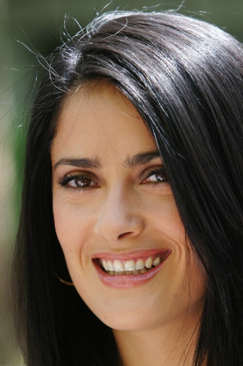 10612_83787_Salma_Hayek_Ask_The_Dust_Spanish_Photocall_32.jpg